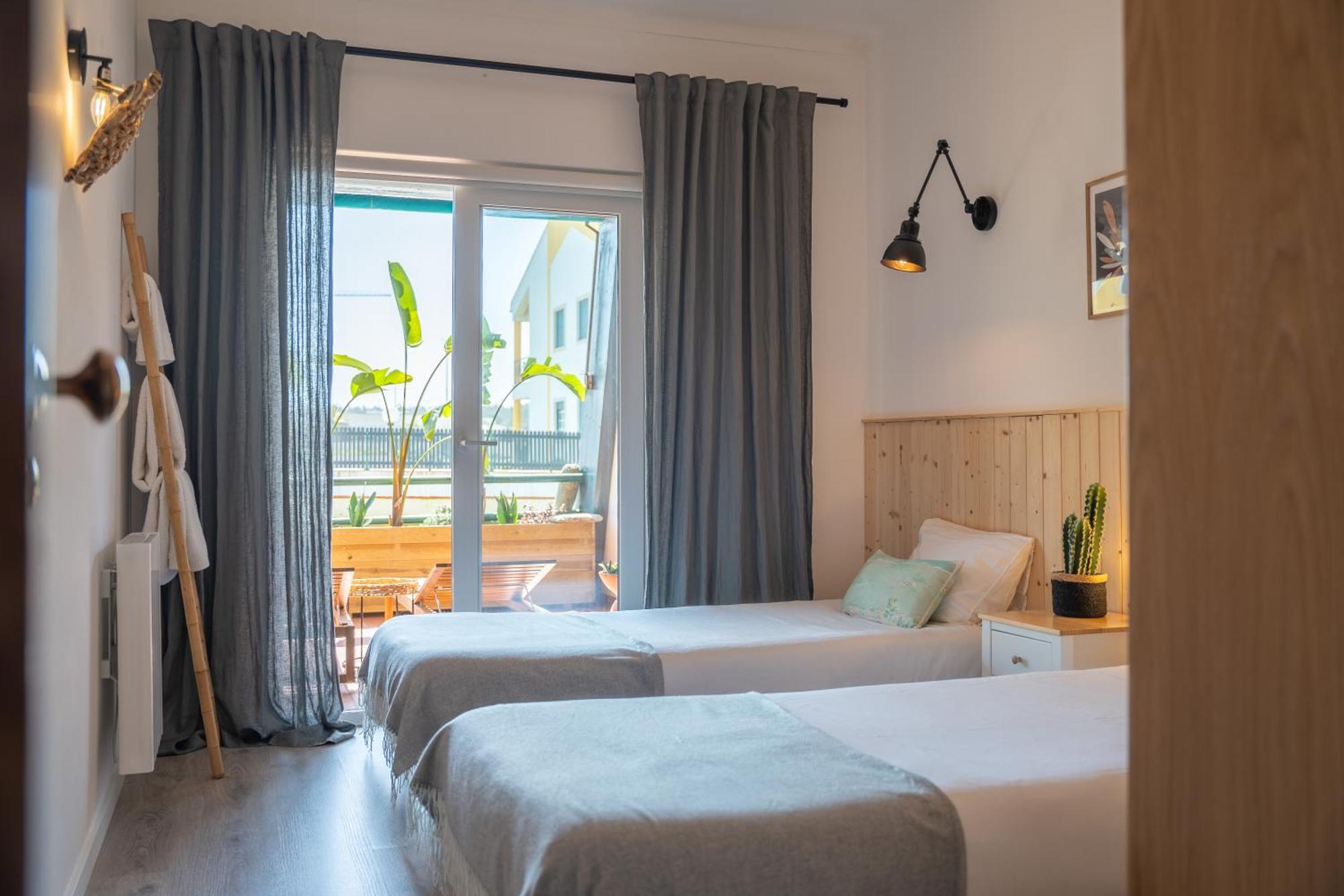 Surf Guesthouse - 7Min Walk To The Beach Pataias Ngoại thất bức ảnh